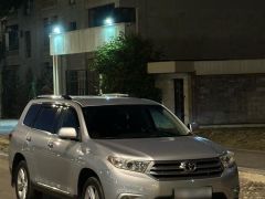 Сүрөт унаа Toyota Highlander