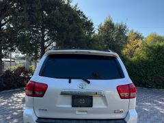 Photo of the vehicle Toyota Sequoia