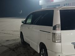 Сүрөт унаа Toyota Voxy