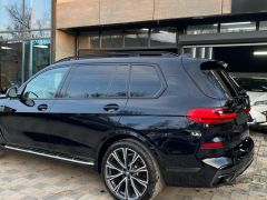 Photo of the vehicle BMW X7