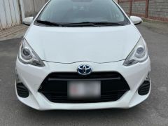 Сүрөт унаа Toyota Prius c