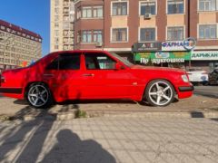 Сүрөт унаа Mercedes-Benz W124