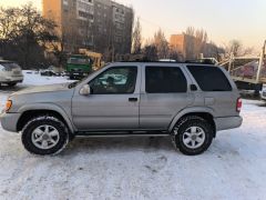 Сүрөт унаа Nissan Pathfinder