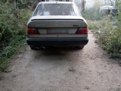 Photo of the vehicle Mercedes-Benz W124