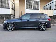 Photo of the vehicle BMW X5