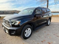 Сүрөт унаа Toyota Sequoia