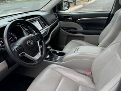 Photo of the vehicle Toyota Highlander