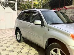 Сүрөт унаа Toyota RAV4