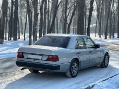 Сүрөт унаа Mercedes-Benz W124