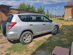 Сүрөт унаа Toyota RAV4