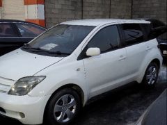 Photo of the vehicle Toyota Ist