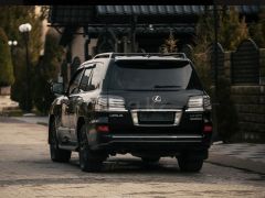 Photo of the vehicle Lexus LX