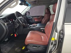 Photo of the vehicle Lexus LX