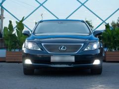 Photo of the vehicle Lexus LS