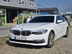 Photo of the vehicle BMW 5 Series