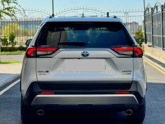 Сүрөт унаа Toyota RAV4