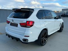 Photo of the vehicle BMW X5