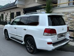 Photo of the vehicle Lexus LX