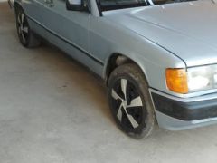 Photo of the vehicle Mercedes-Benz 190 (W201)