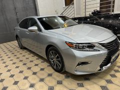 Photo of the vehicle Lexus ES