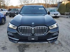 Photo of the vehicle BMW X5