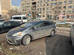 Сүрөт унаа Toyota Prius v (+)