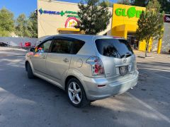 Сүрөт унаа Toyota Corolla Verso