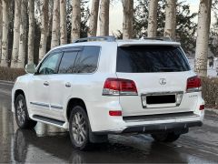 Photo of the vehicle Lexus LX