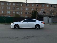 Photo of the vehicle Lexus ES