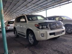 Photo of the vehicle Toyota Land Cruiser