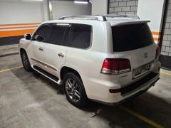 Photo of the vehicle Lexus LX