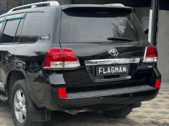 Photo of the vehicle Toyota Land Cruiser