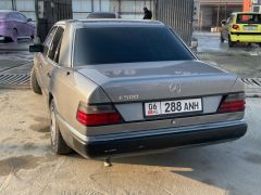 Сүрөт унаа Mercedes-Benz W124