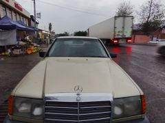 Photo of the vehicle Mercedes-Benz W124