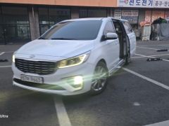 Photo of the vehicle Kia Carnival