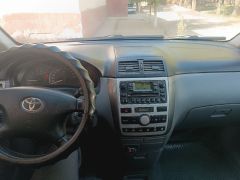 Сүрөт унаа Toyota Avensis Verso