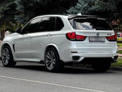 Photo of the vehicle BMW X5