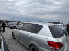 Сүрөт унаа Toyota Avensis Verso