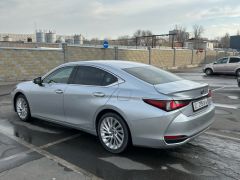 Photo of the vehicle Lexus ES