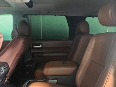 Сүрөт унаа Toyota Sequoia