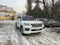 Photo of the vehicle Lexus LX