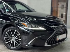 Photo of the vehicle Lexus ES