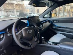 Фото авто Toyota C-HR