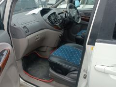 Photo of the vehicle Toyota Estima