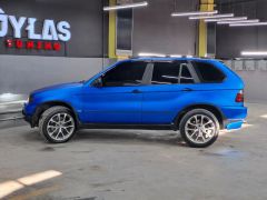 Photo of the vehicle BMW X5