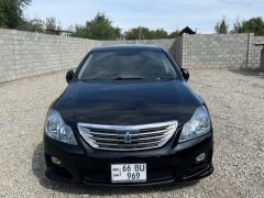 Photo of the vehicle Toyota Crown