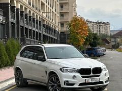 Photo of the vehicle BMW X5