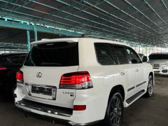 Photo of the vehicle Lexus LX