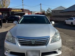 Photo of the vehicle Toyota Crown