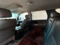 Фото авто Toyota Sequoia